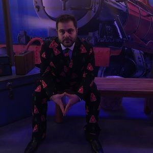 Meet your Posher, Simon